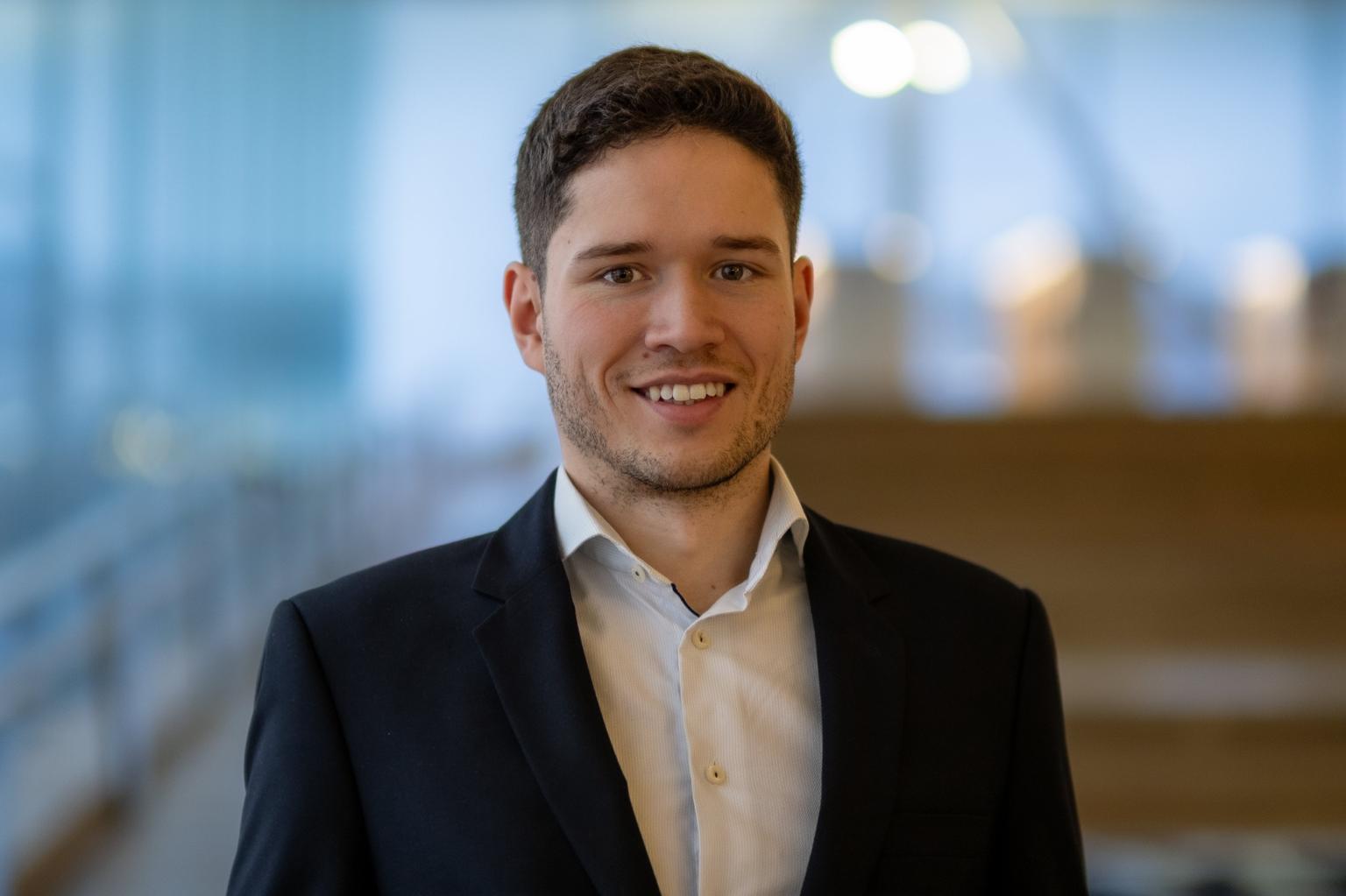 Account Executive, Sebastian Suchodolski